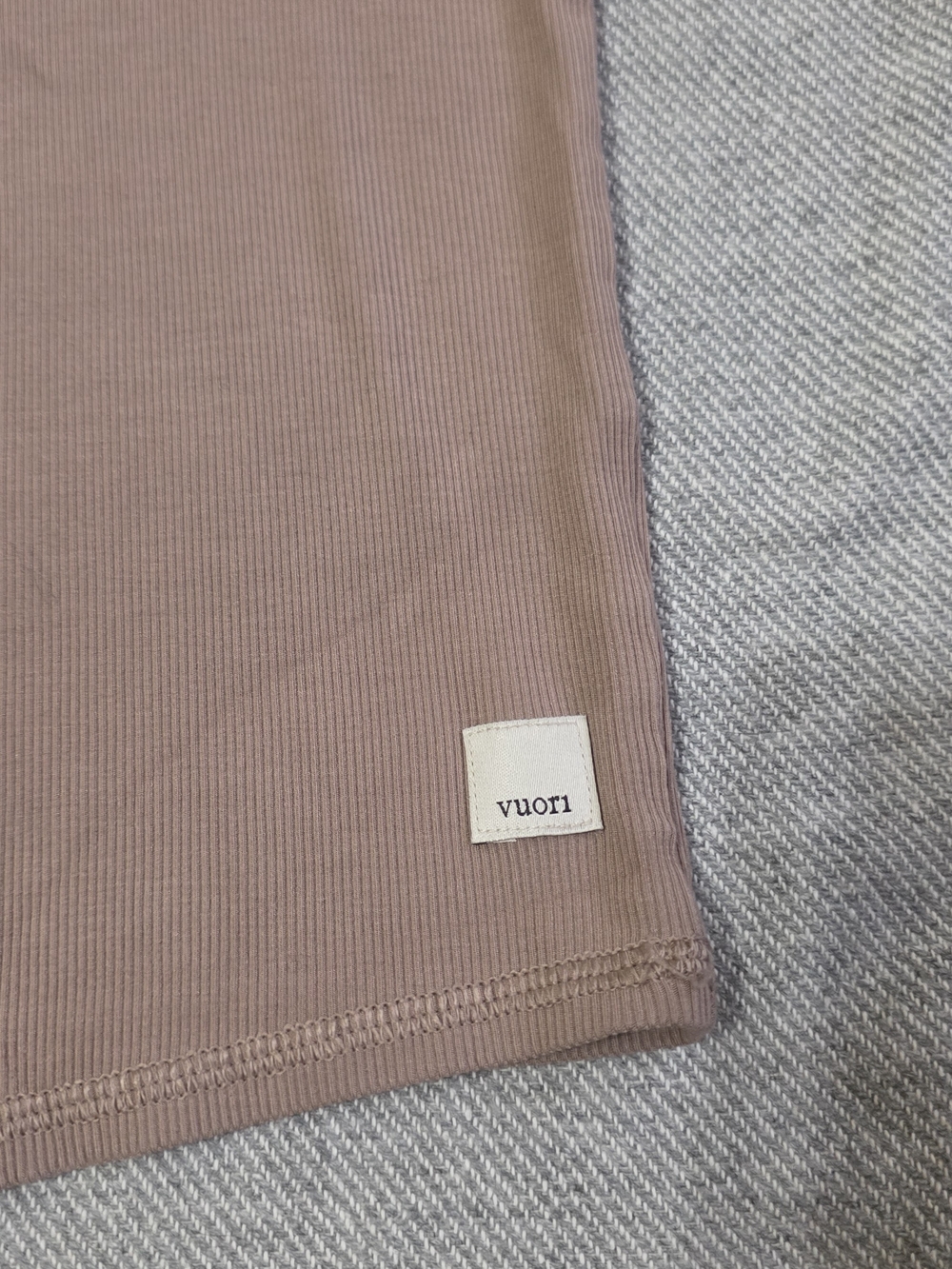 Vuori Pose Fitted Short Sleeve Tee - Picture 5 of 7